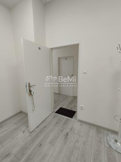 Kancelársky/prevádzkový priestor na prenájom-Lučenec