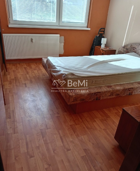 044-113-PAMAa 3,5-IZBOVÝ BYT S BALKÓNOM NA KLOKOČINE