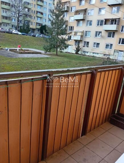 044-113-PAMAa 3,5-IZBOVÝ BYT S BALKÓNOM NA KLOKOČINE