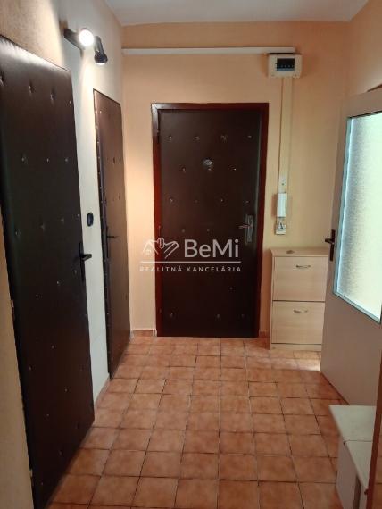 044-113-PAMAa 3,5-IZBOVÝ BYT S BALKÓNOM NA KLOKOČINE