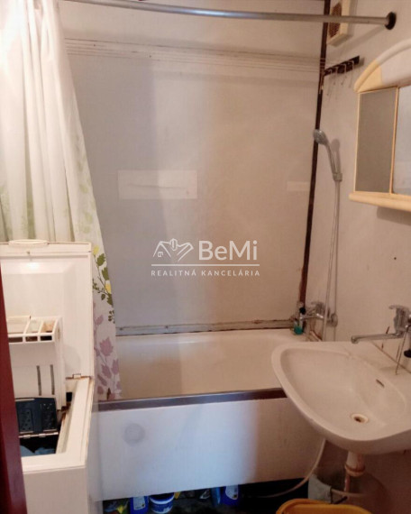 044-113-PAMAa 3,5-IZBOVÝ BYT S BALKÓNOM NA KLOKOČINE