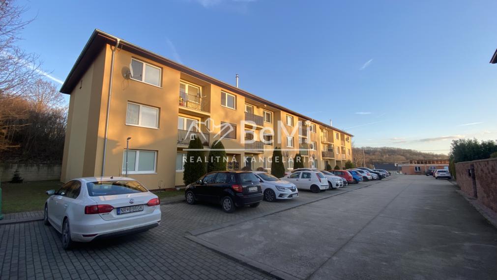 1 - izbový byt 49 m2 vlastné kúrenie obec Báb ID 603-111-MIG