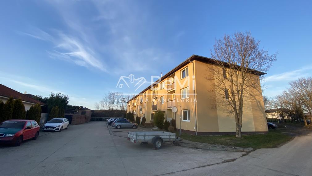 1 - izbový byt 49 m2 vlastné kúrenie obec Báb ID 603-111-MIG