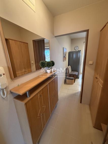 1 - izbový byt 49 m2 vlastné kúrenie obec Báb ID 603-111-MIG