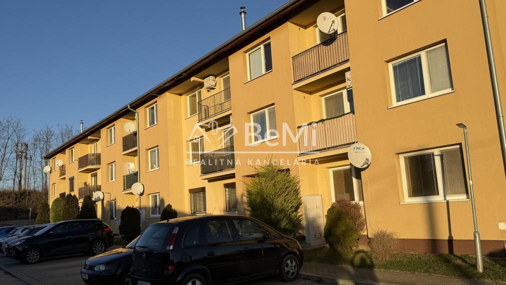 1 - izbový byt 49 m2 vlastné kúrenie obec Báb ID 603-111-MIG