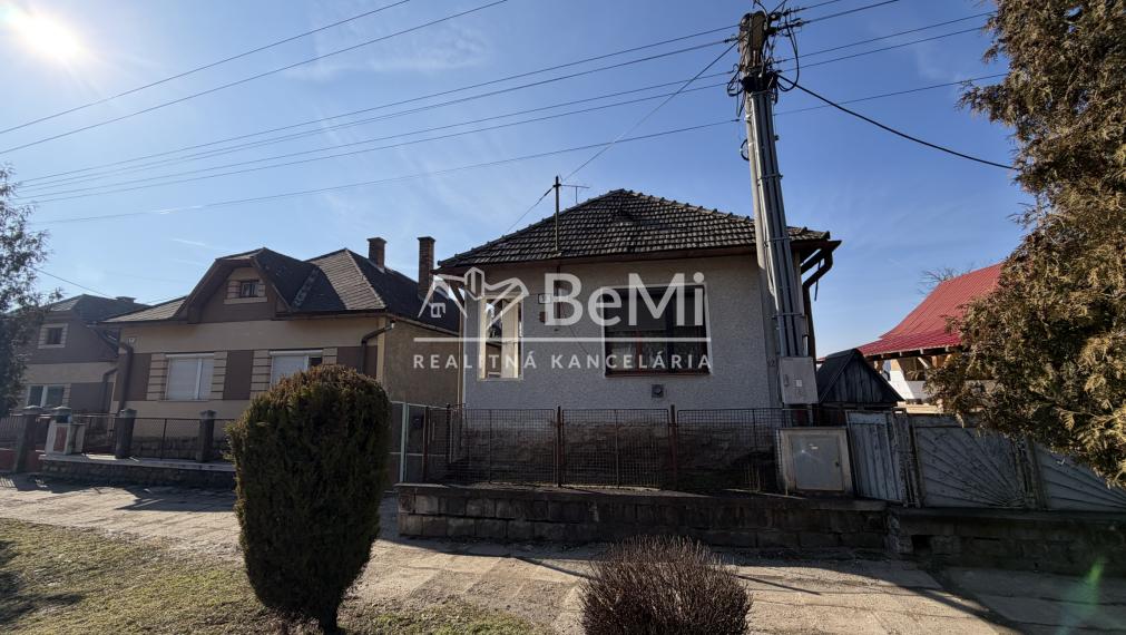 Rodinný dom v obci Hucín-EXKLUZÍVNE  NA PREDAJ