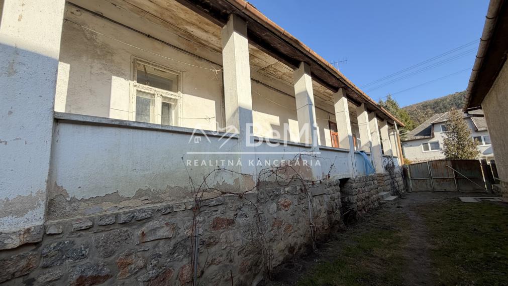 Rodinný dom v obci Hucín-EXKLUZÍVNE  NA PREDAJ