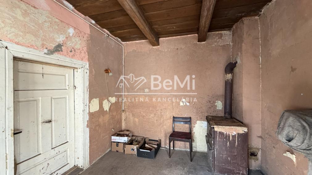 Rodinný dom v obci Hucín-EXKLUZÍVNE  NA PREDAJ