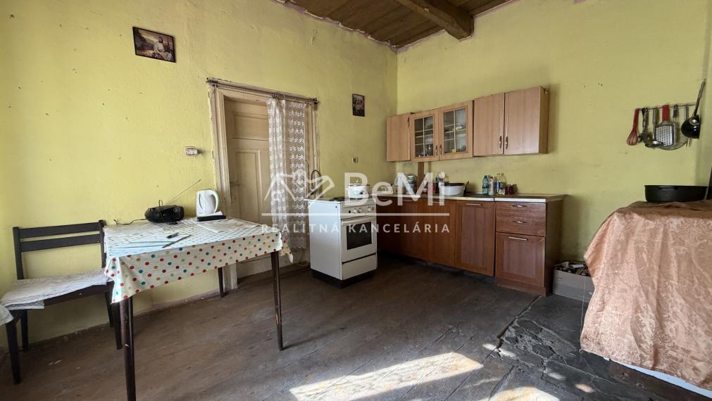 Rodinný dom v obci Hucín-EXKLUZÍVNE  NA PREDAJ