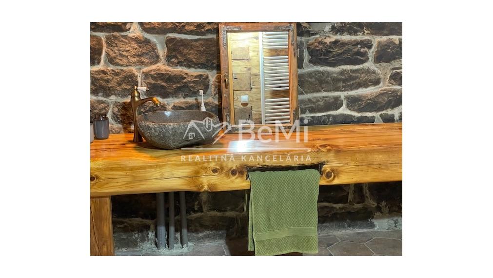 Zrekonštruovaný rodinný dom / chalupa v lone prírody – Horná Maríková