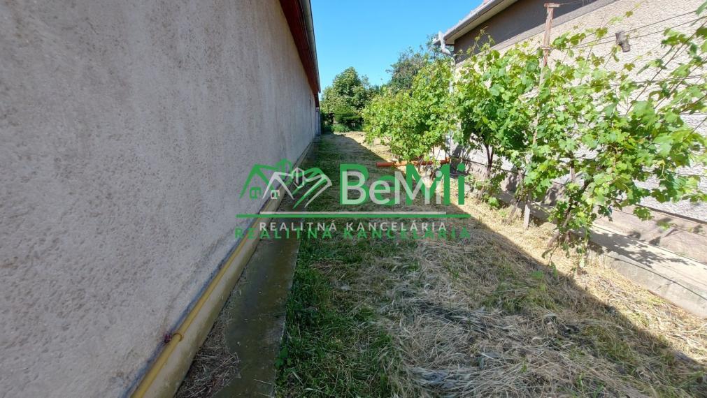 Predaj stavebný pozemok Zbehy pri Nitre (228-14-JUF)