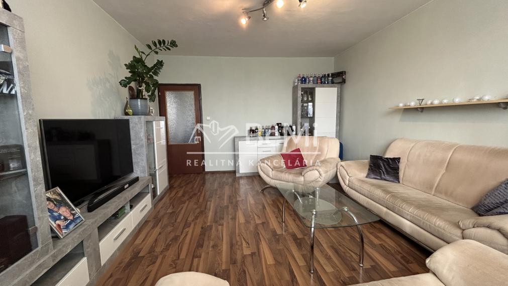 Predaj veľký 3 izbový byt  - LEVICE (116-113-MIJKa)