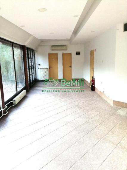 Obchodný priestor na prenájom - Lučenec