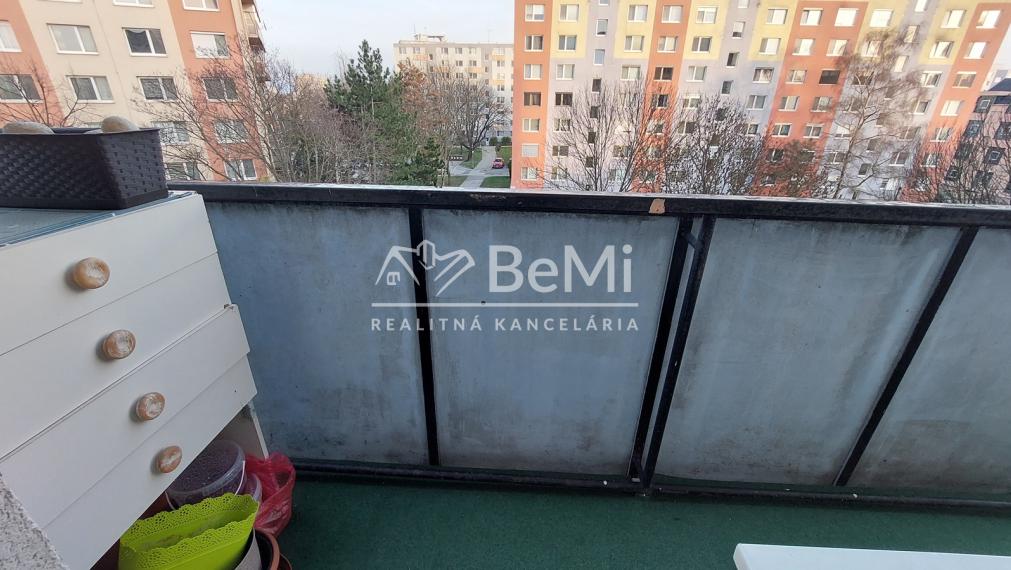 Na predaj 4izbový byt s balkónom v centre Topoľčany