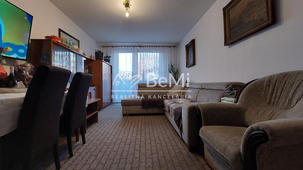 Na predaj 4izbový byt s balkónom v centre Topoľčany