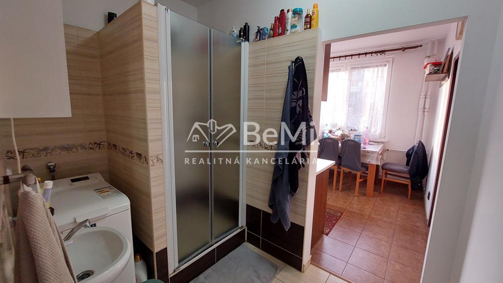 Na predaj 4izbový byt s balkónom v centre Topoľčany