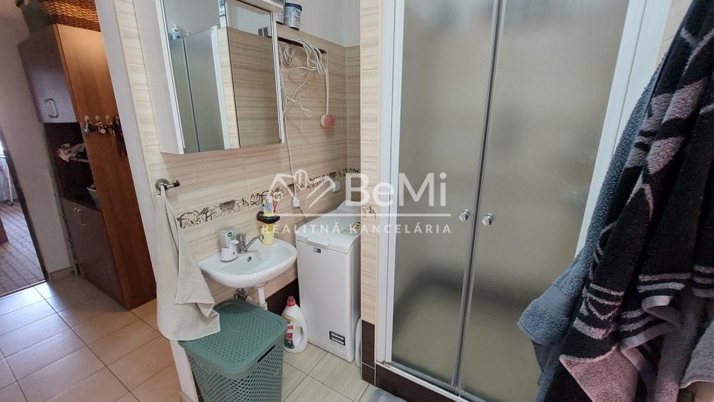 Na predaj 4izbový byt s balkónom v centre Topoľčany