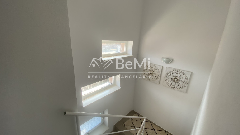 Nitra ZOBOR 4 - izbový RD ID 604-12-MIG