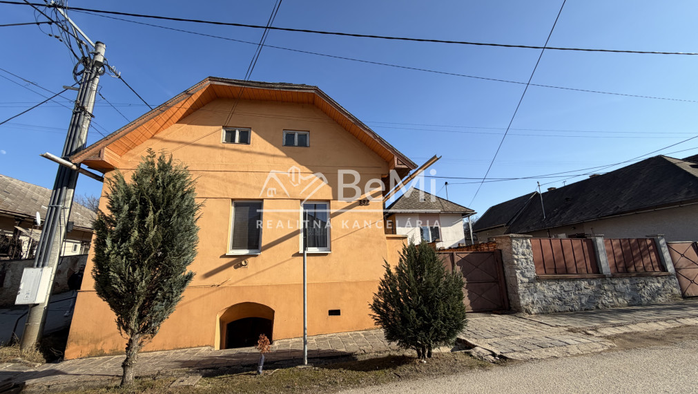 Rodinný dom v obci Jelšava -NA PREDAJ