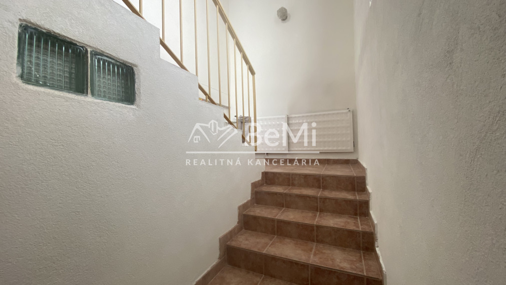 Nitra Dražovce 5 izbový RD pod lesom ID 605-12-MIG