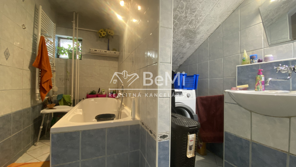 Nitra Dražovce 5 izbový RD pod lesom ID 605-12-MIG