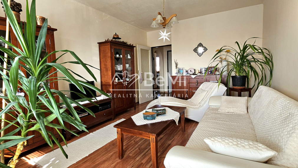 ZARIADENÝ 2-IZBOVÝ BYT S BALKÓNOM V CENTRE RIMAVSKEJ SOBOTY