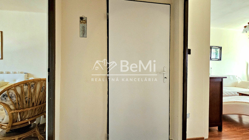 ZARIADENÝ 2-IZBOVÝ BYT S BALKÓNOM V CENTRE RIMAVSKEJ SOBOTY