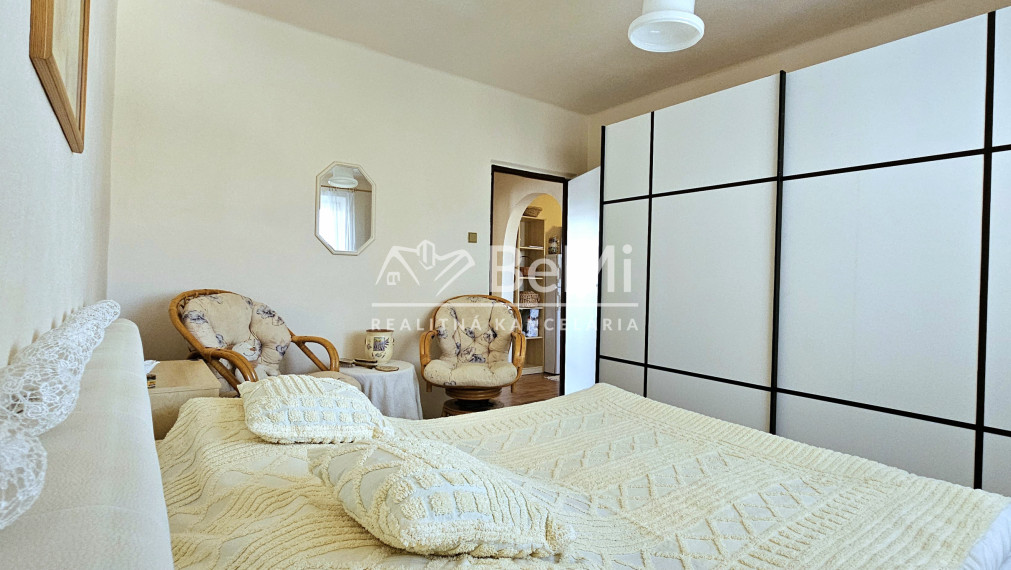 ZARIADENÝ 2-IZBOVÝ BYT S BALKÓNOM V CENTRE RIMAVSKEJ SOBOTY