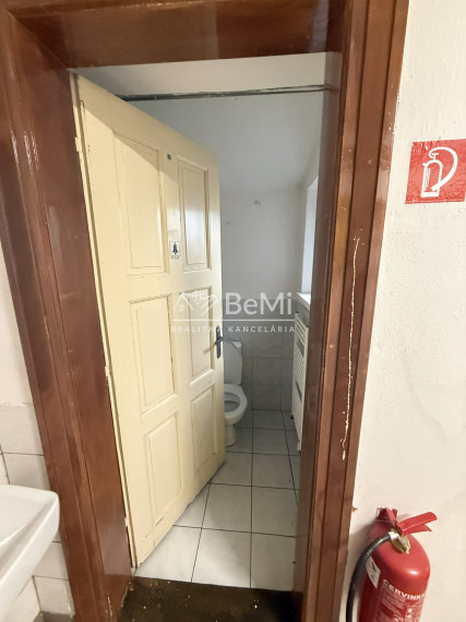 Prenájom časti budovy pre 30 osôb – Nové Mesto n/V