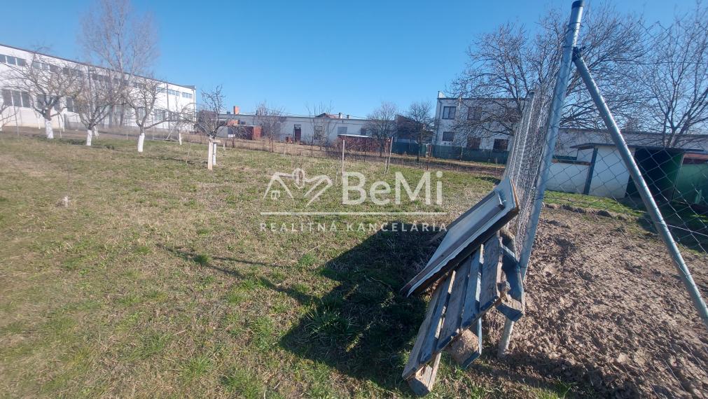 Predaj stavebný pozemok Zbehy pri Nitre (245-14-JUFa)