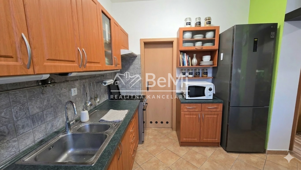 Predaj 2-izbový byt s garážou a 2 balkónmi – Melčice-Lieskové