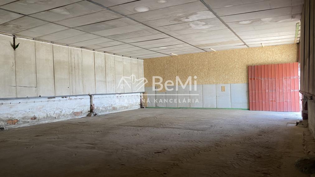 Skladová hala 1000 m² + spevnená plocha 2000 m² – Tvrdošovce, okres Nové Zámky  ID 003-14-BEST
