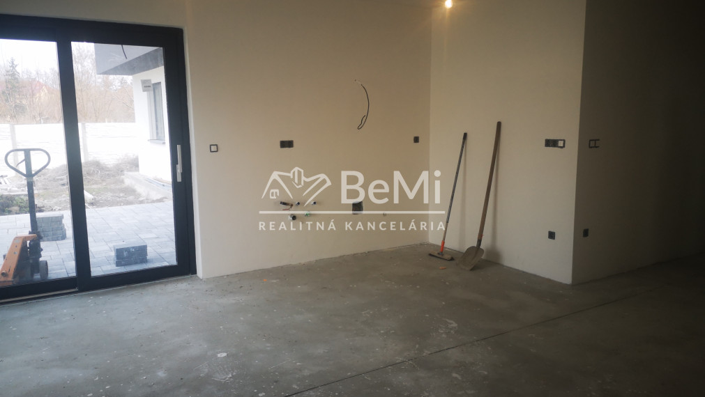 Moderná novostavba , 4 izbový rodinný dom v obci Žihárec ID 422-12-MIG