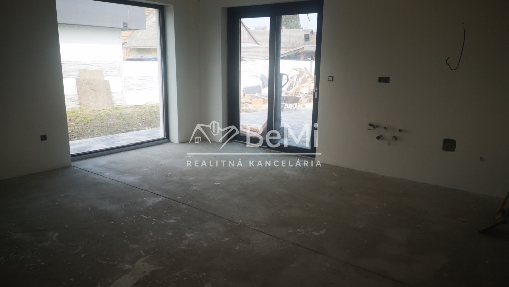 Moderná novostavba , 4 izbový rodinný dom v obci Žihárec ID 422-12-MIG