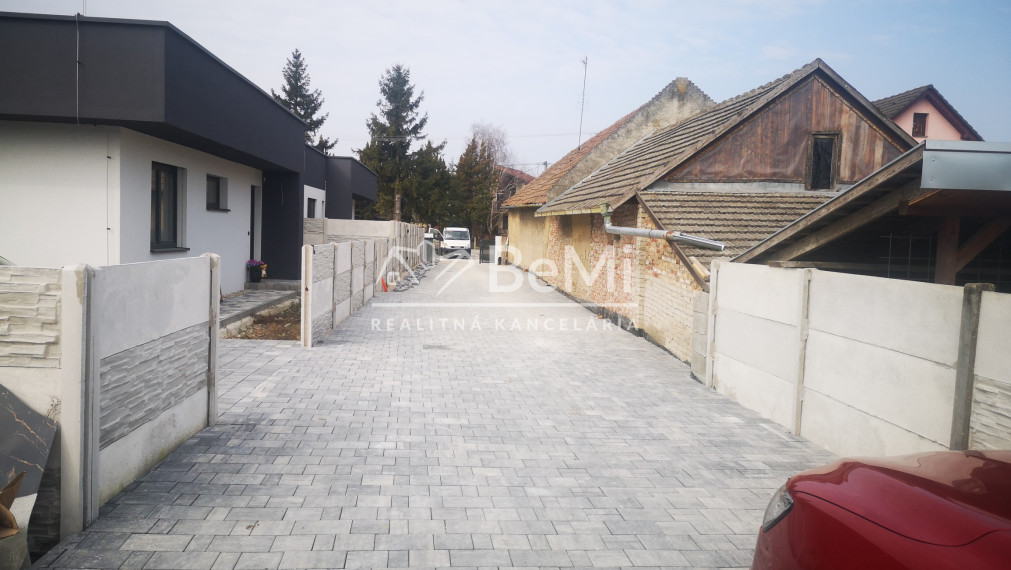 Moderná novostavba , 4 izbový rodinný dom v obci Žihárec ID 422-12-MIG