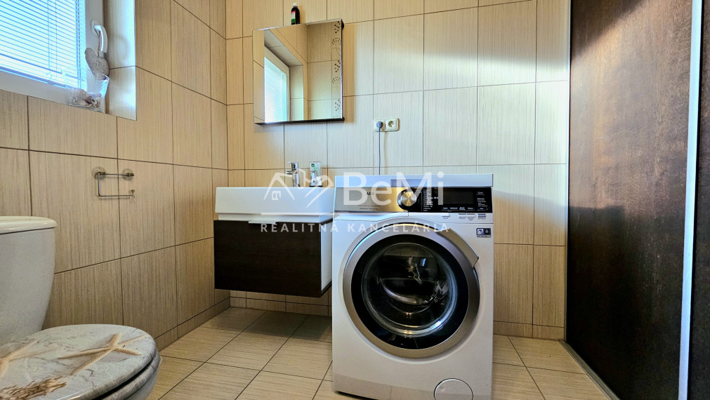 3 DOMY NA JEDNOM POZEMKU RIMAVSKÁ SOBOTA, SOBȎTKA-NA PREDAJ