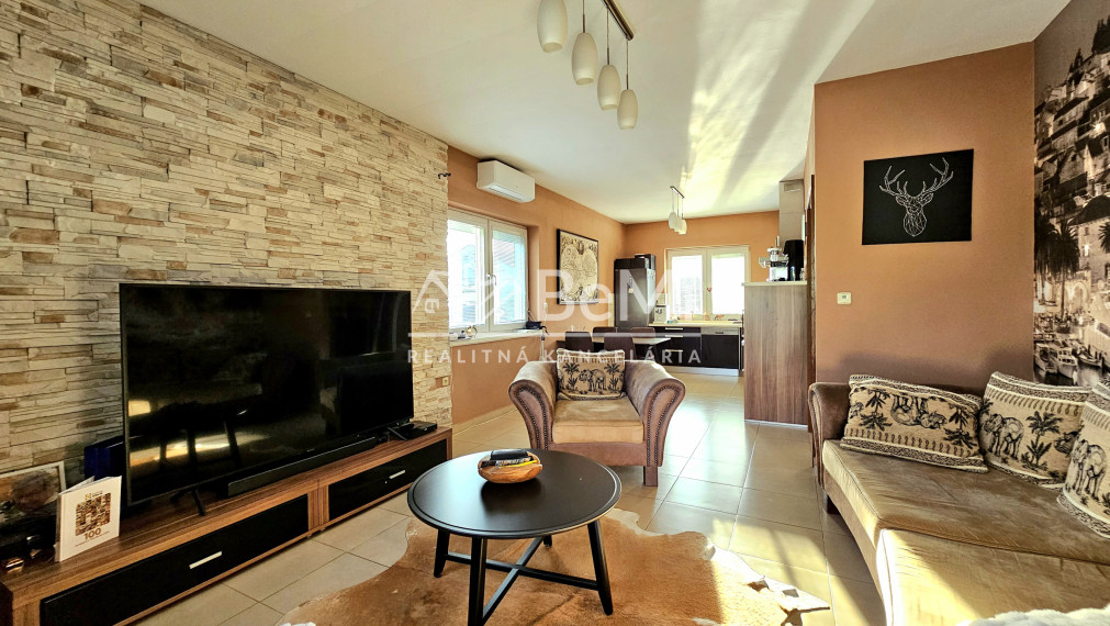 3 DOMY NA JEDNOM POZEMKU RIMAVSKÁ SOBOTA, SOBȎTKA-NA PREDAJ