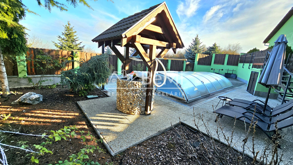 3 DOMY NA JEDNOM POZEMKU RIMAVSKÁ SOBOTA, SOBȎTKA-NA PREDAJ