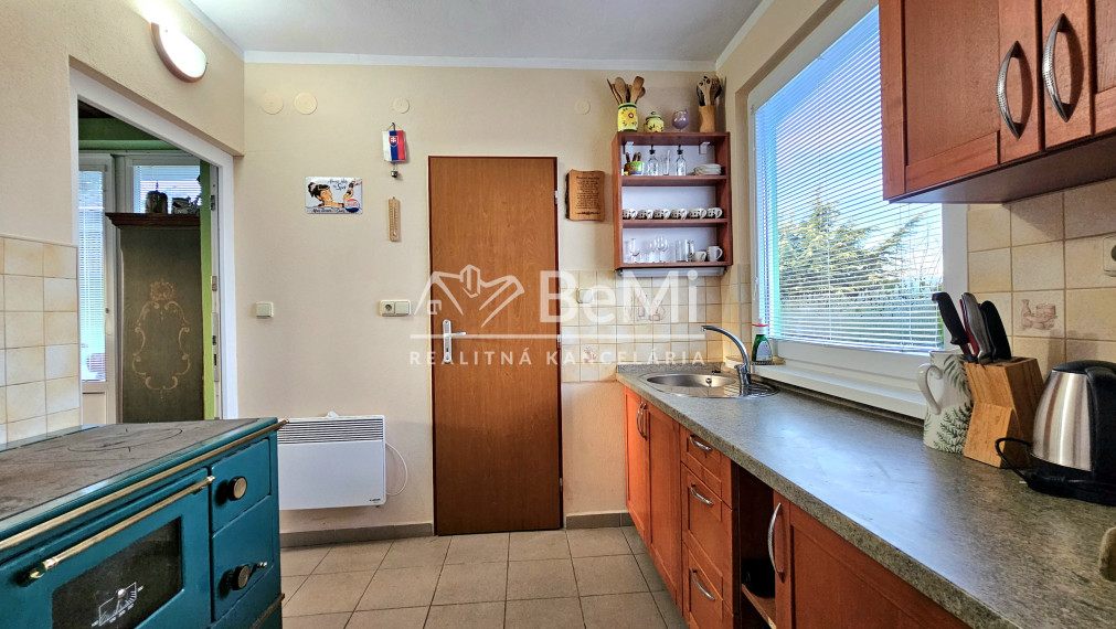 3 DOMY NA JEDNOM POZEMKU RIMAVSKÁ SOBOTA, SOBȎTKA-NA PREDAJ