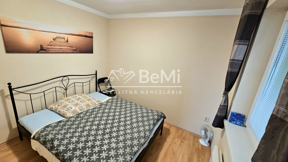 3 DOMY NA JEDNOM POZEMKU RIMAVSKÁ SOBOTA, SOBȎTKA-NA PREDAJ