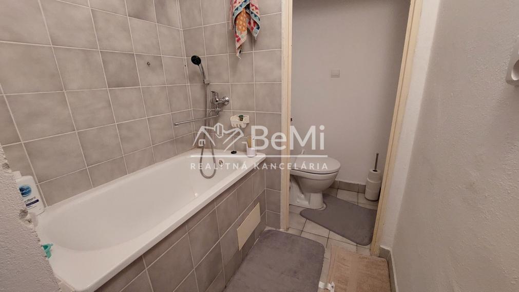 Exkluzívne na predaj garsónka v centre mesta Topoľčany