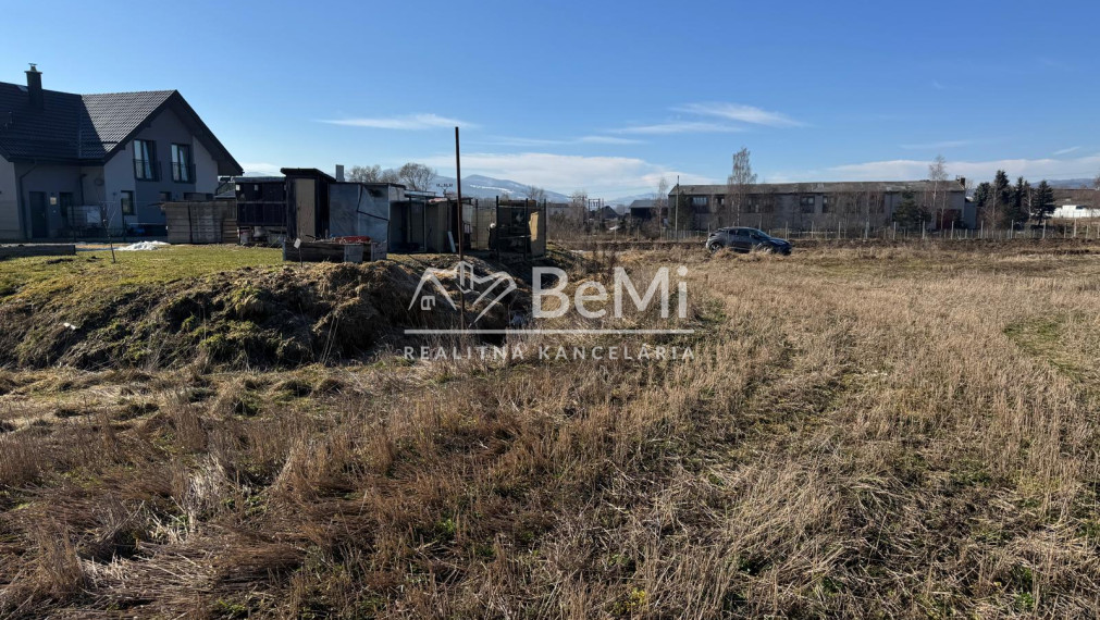 Na predaj stavebný pozemok v obci Bobrov