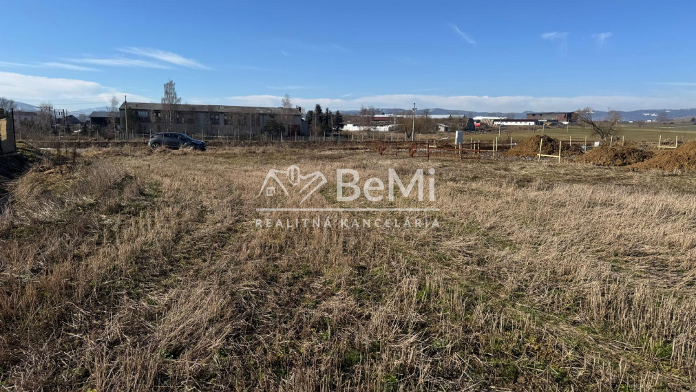 Na predaj stavebný pozemok v obci Bobrov