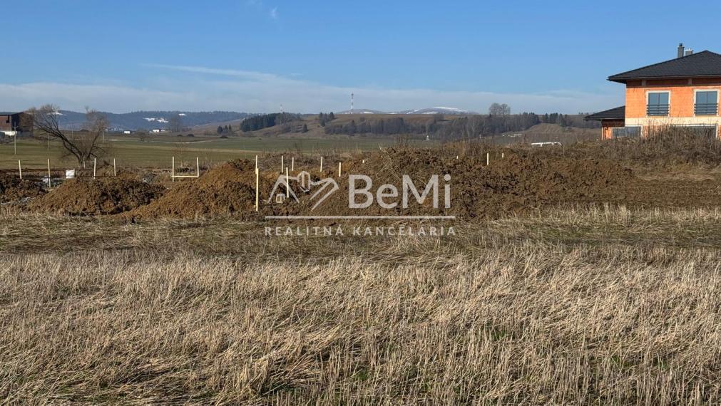 Na predaj stavebný pozemok v obci Bobrov