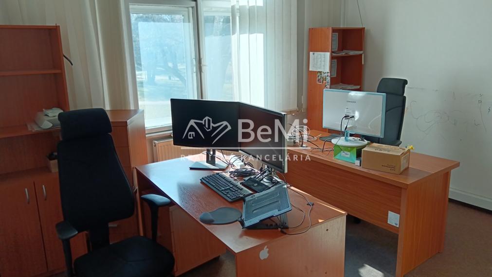 Prenájom: Kancel. priestory, 12m2-22m2, Žilina (251-28-MACH)