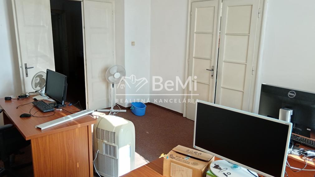 Prenájom: Kancel. priestory, 12m2-22m2, Žilina (251-28-MACH)