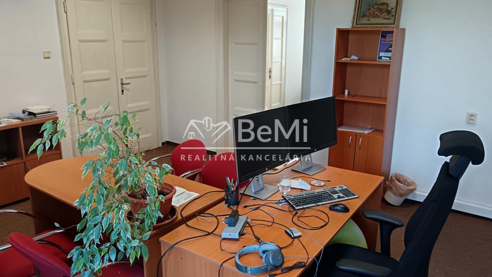 Prenájom: Kancel. priestory, 12m2-22m2, Žilina (251-28-MACH)