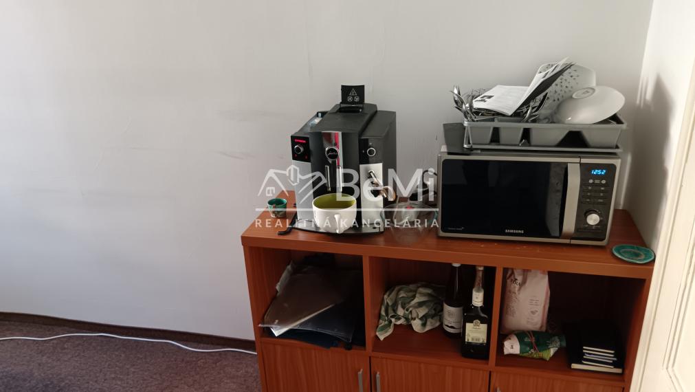 Prenájom: Kancel. priestory, 12m2-22m2, Žilina (251-28-MACH)