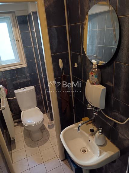 Prenájom: Kancel. priestory, 12m2-22m2, Žilina (251-28-MACH)