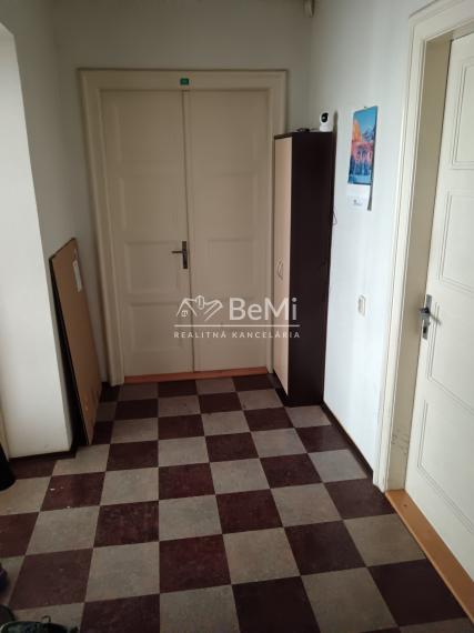 Prenájom: Kancel. priestory, 12m2-22m2, Žilina (251-28-MACH)